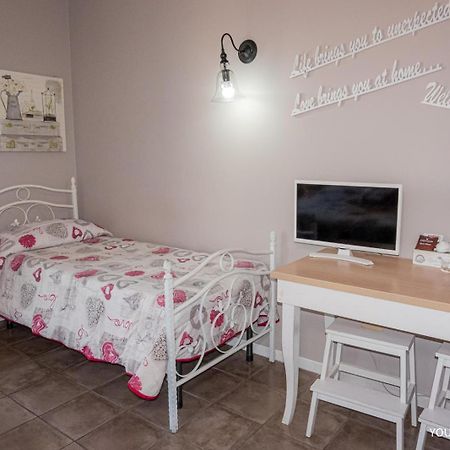 La Peonia Bed & Breakfast เนเปิลส์ ภายนอก รูปภาพ