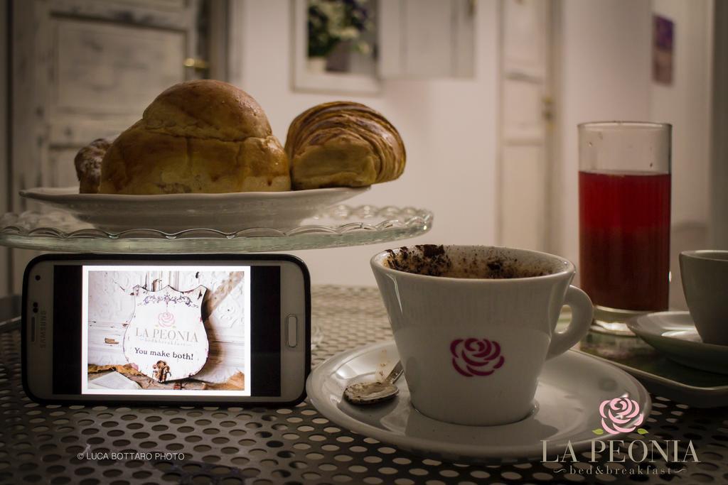 La Peonia Bed & Breakfast เนเปิลส์ ภายนอก รูปภาพ